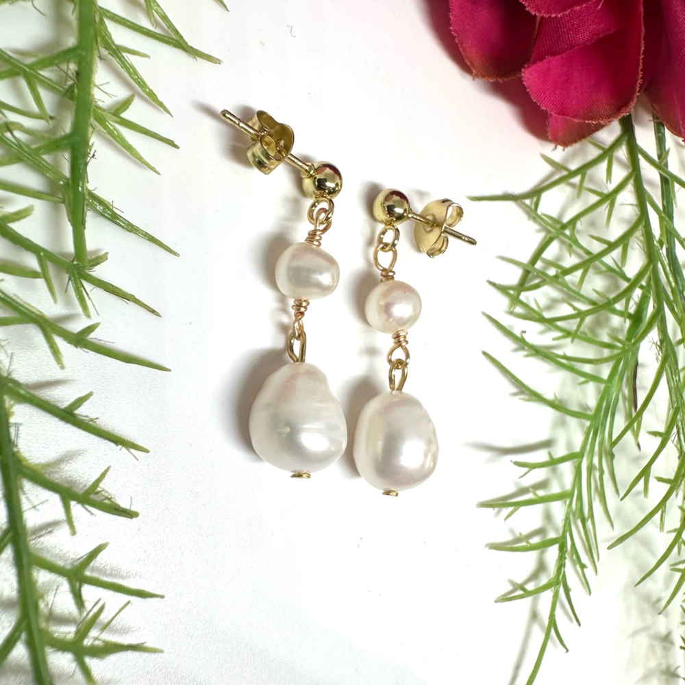NEW⚜️Freshwater Baroque Pearl Drop Earrings - Picture 3 of 4